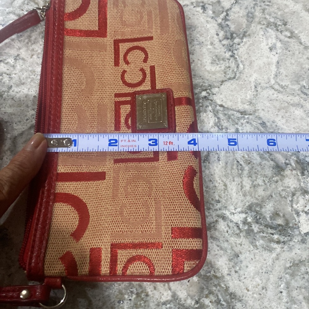 Liz Claiborne wristlet - Picture 6 of 6